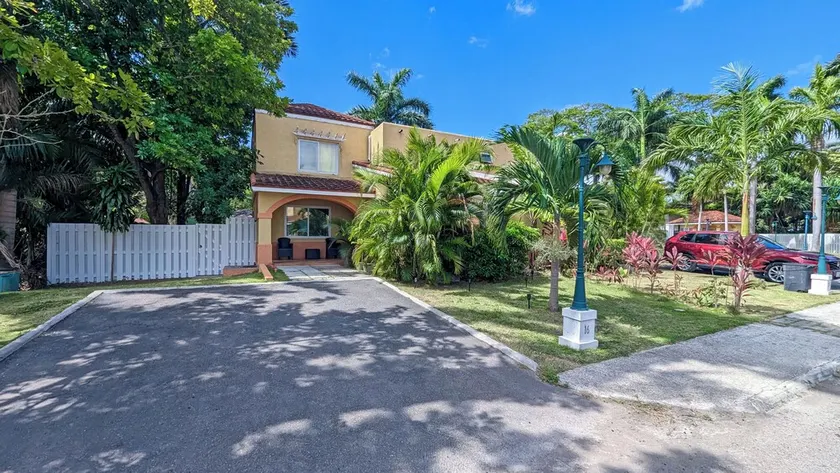 Mobay Las Palmas, Your Oasis - Image 1