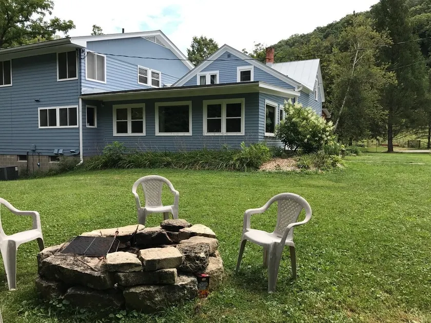 Beautiful Home with 9 Bedrooms, 7 bathrooms, 2 Cabins, 18 Hole Disc Golf Course - Image 1