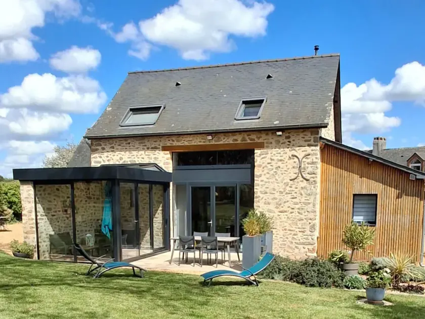 Charming gîte with private pond and fishing, garden, BBQ, fibre, 2 bedrooms - Alexain - Image 1
