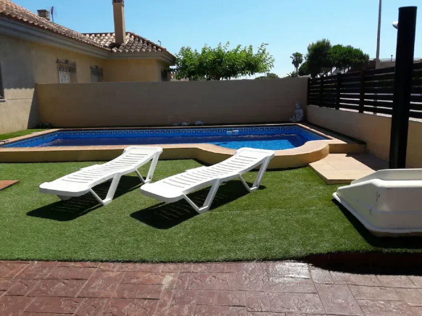 Ideal villa 100 meters from one of the best beaches in the Ebro Delta - Image 1