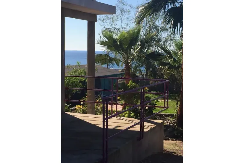 Cozy retreat home 2min from Beach pet friendly - Image 1