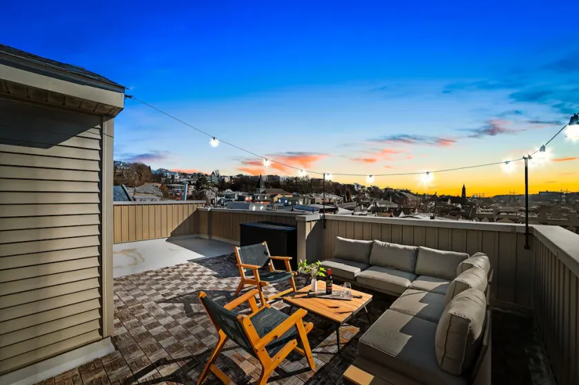 Spacious & Quiet, 5 Min Walk to Main St, Rooftop Lounge! - Image 1