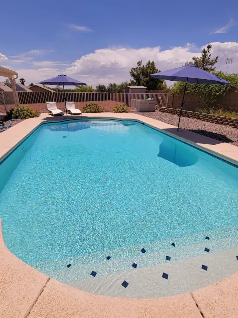 Comfortable house w/a beautiful heated pool and covered patio in southern Tuscon - Image 1