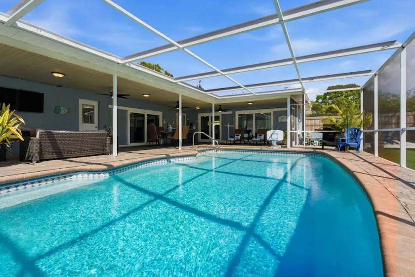 Montauks Point! 5 Bedroom Pool Home À quelques minutes des plages locales! - Image 1