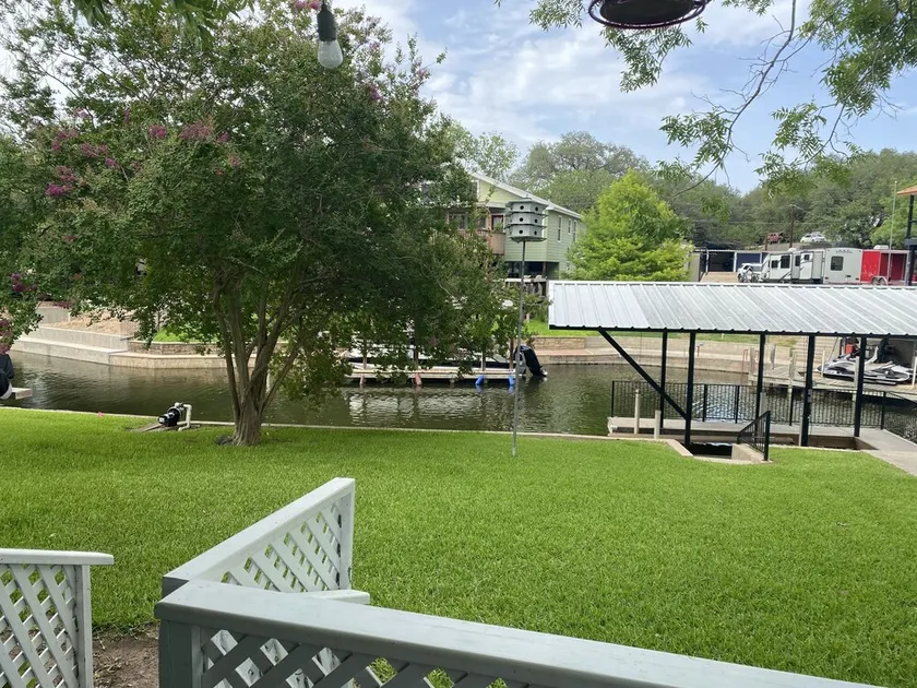 Wasserfront 5/3 geräumiges Haus, konstanter Pegel Lake LBJ, Jetski-Rampe & überdachte Veranda - Image 1