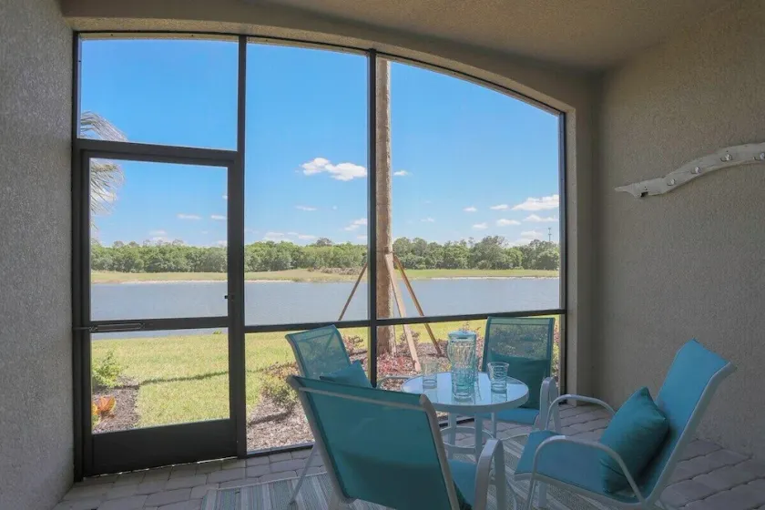 Pet-friendly lakefront condo at Lakewood National Golf Club - Day Dreamer - Image 1