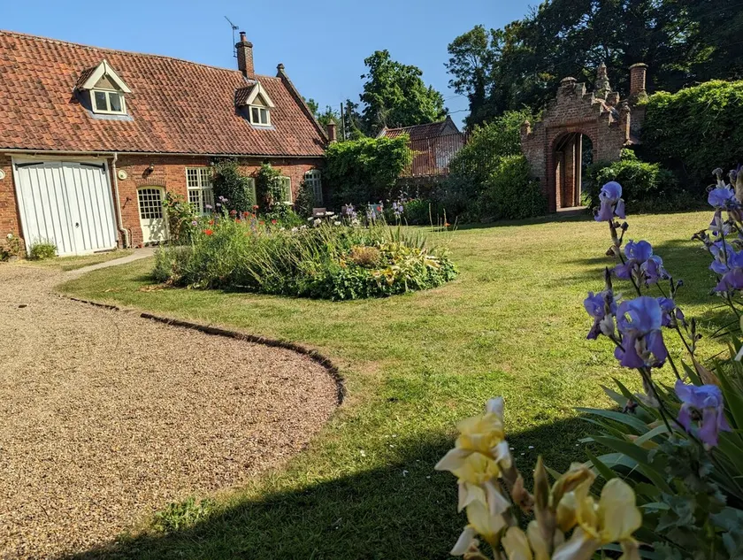 Gaffers Cottage - sleeps 12 guests  in 5 bedrooms - Image 1
