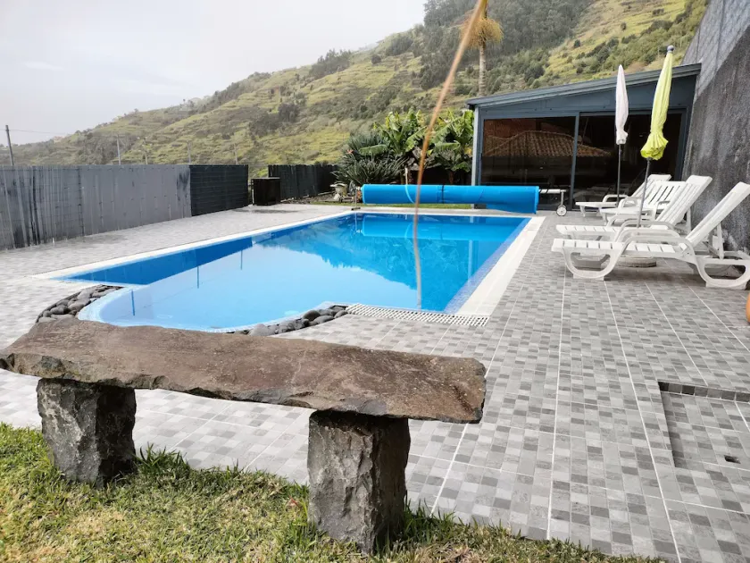 Take full advantage of a relaxing atmosphere with gorgeous  sea/ mountain views - Image 1