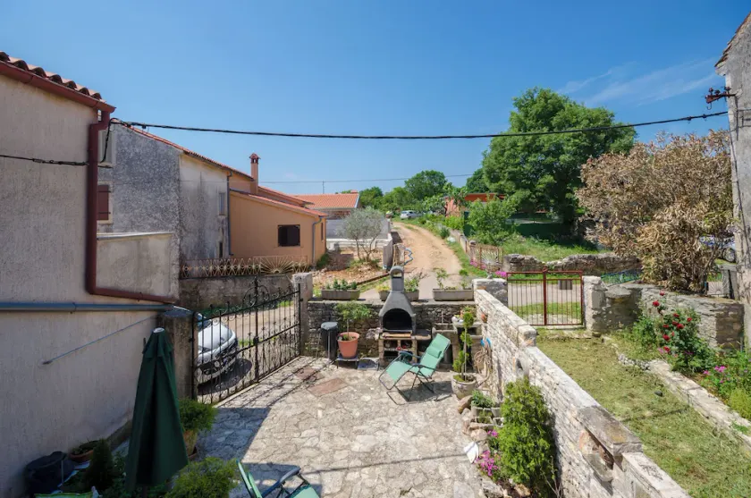 House Rita - Image 1