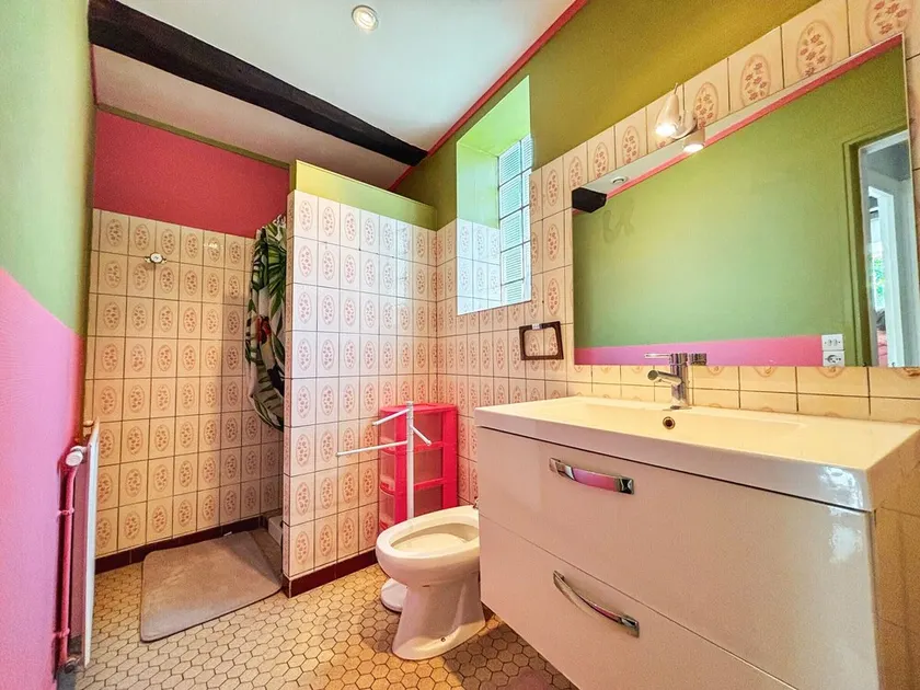 Charming Cottage in Berry: Fireplace, Near Golf & Spa, Sleeps 6, Parking Included - Image 1