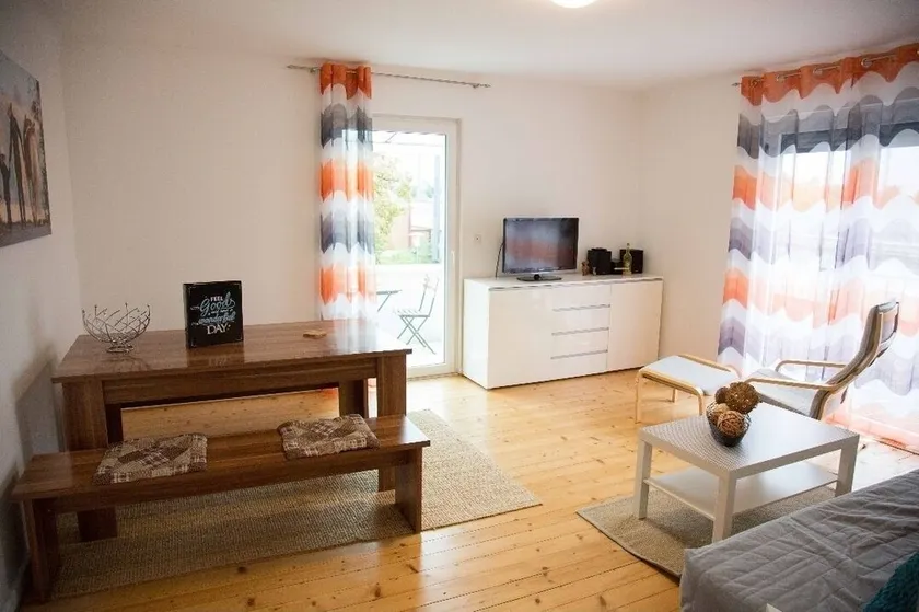 Bright, newly renovated, friendly vacation apartment - Image 1