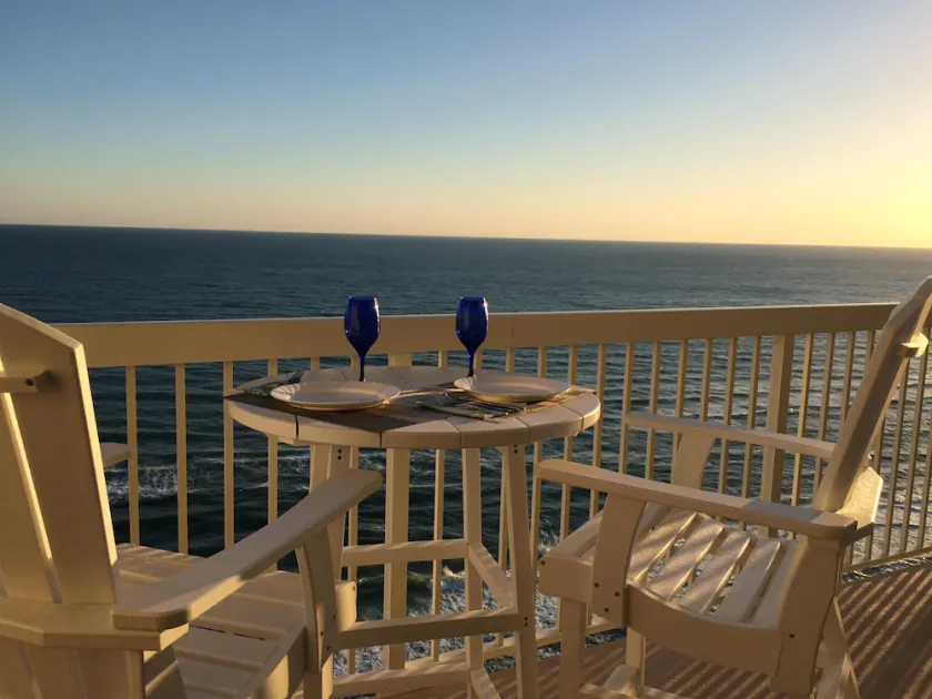 Nos clients nous évaluent le meilleur!  3 salles de sommeil privées 2 bains, chaises de plage gratuites - Image 1