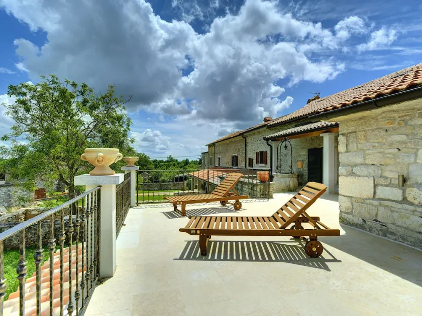 Holiday Home in Rojnici with Private Pool - Image 1