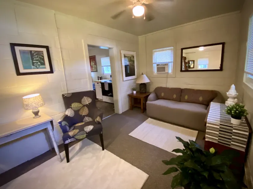 Entire Guest House - Image 1