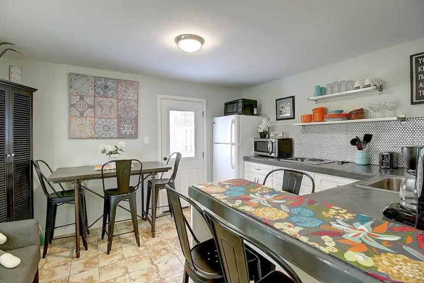 Kona Cottage at Spanish Village - Image 1