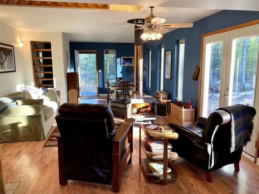 Quiet, Elegant & Cozy -- 4 Miles from Downtown - Image 1