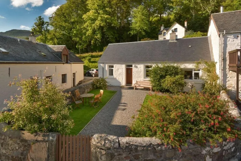 Coachmans Cottage - en dejlig mews sommerhus med lukket have - Image 1