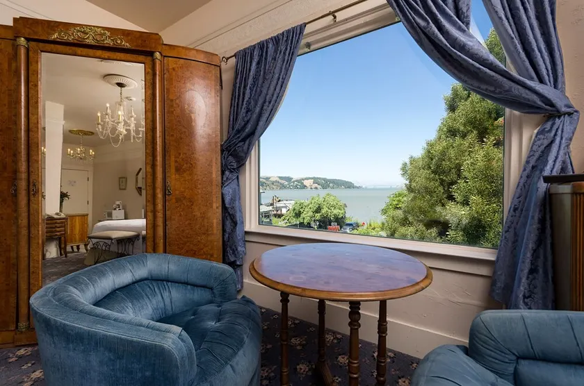 Union Hotel - Image 1