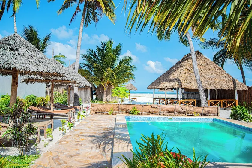 Pongwe Beachfront Villa - Image 1
