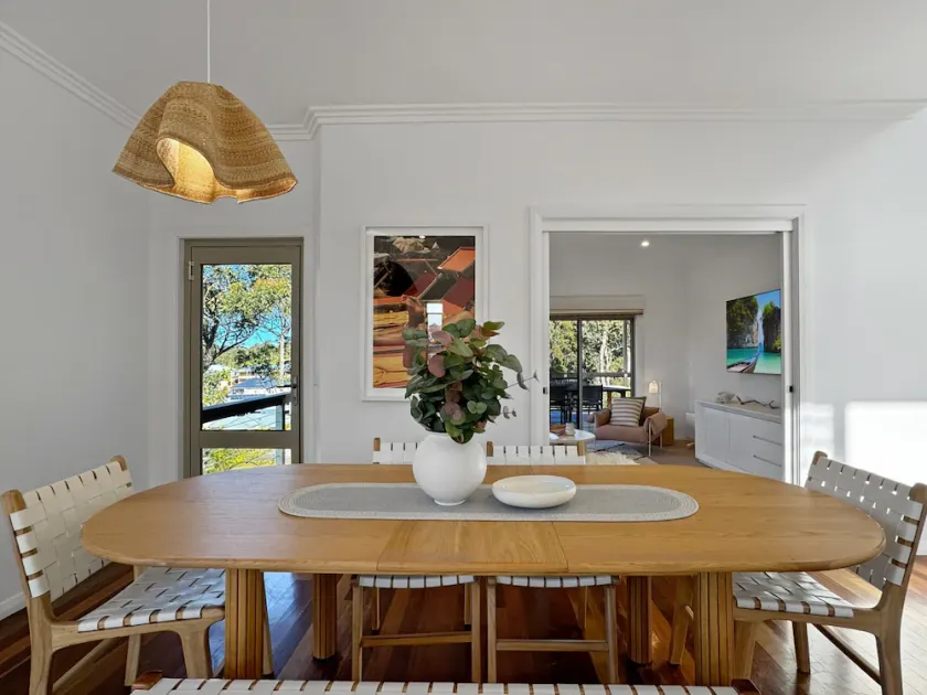 Serene Luxury Retreat on Malua Bay - Image 1