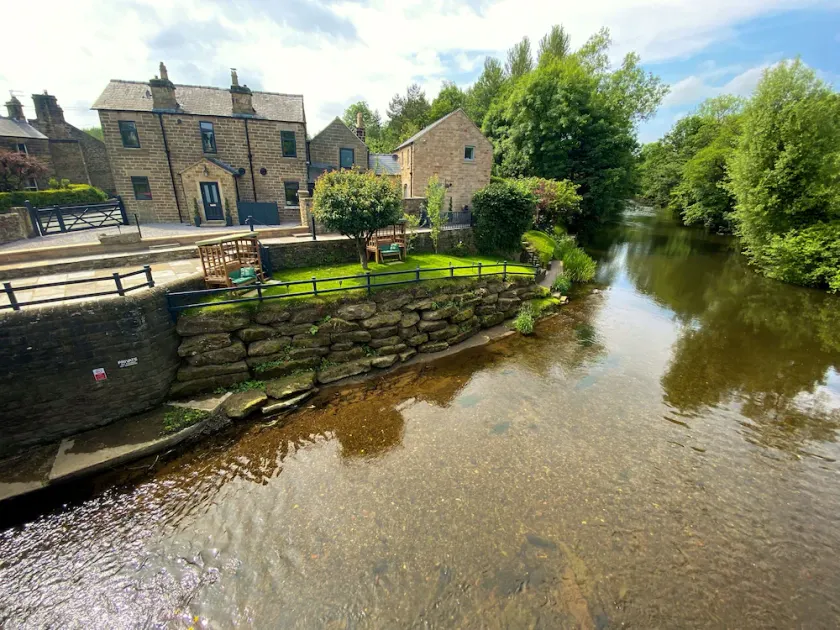 Riverside, Family Friendly Home on the River Derwent with Hot Tub, 10 guests - Image 1