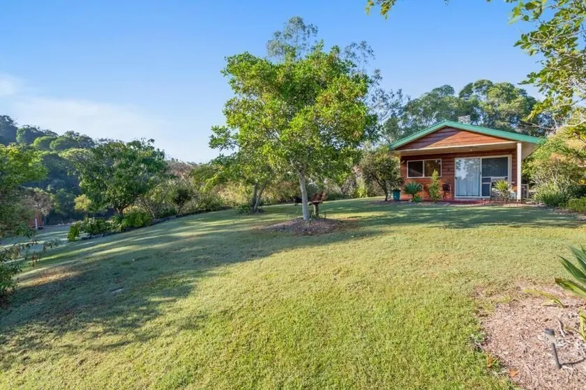 Magnolia Cottage / Amamoor Homestead - Image 1
