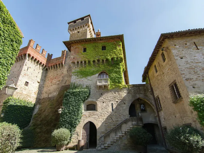 Guest House in Monferrato with Castle Views - Image 1