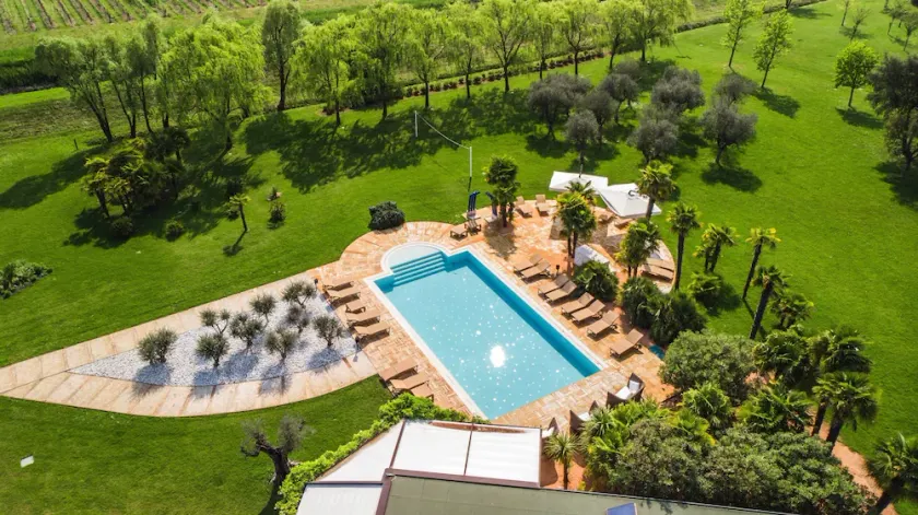 Romantic escape in luxury Italian villa, - Image 1