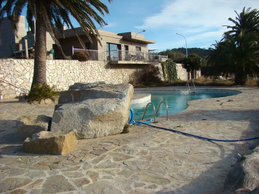 CHARMING LUXURY VILLA - Image 1
