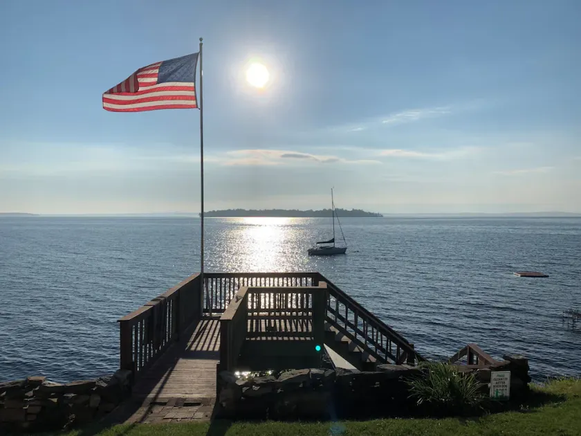 Lake Front Getaway On Lake Champlain, Plattsburgh NY - Image 1