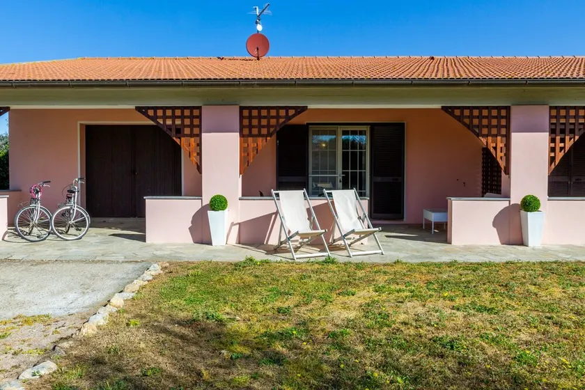 Holiday Home 'Casa Attila ' with Shared Garden, Wi-Fi and Air Conditioning - Image 1