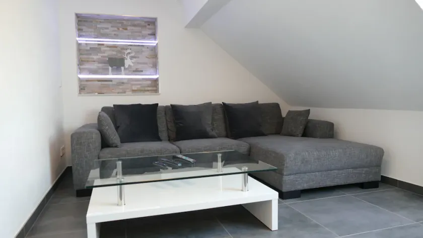 Cozy Rooftop Suite - Image 1