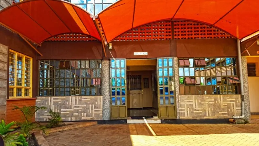 Esstana Hotel - Image 1