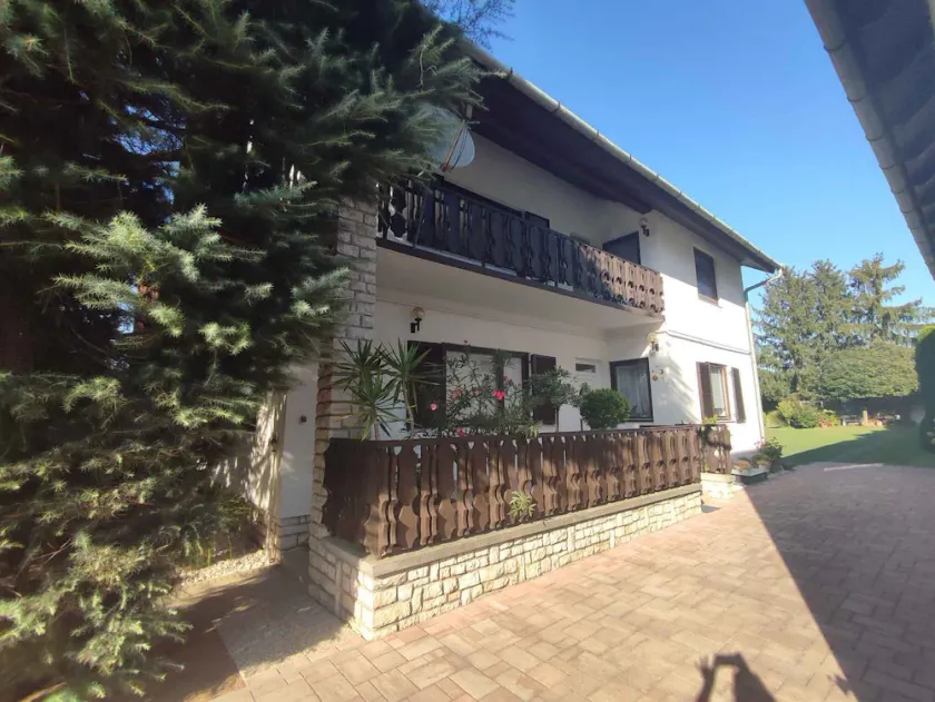 Holiday home with wifi and air conditioning - Image 1