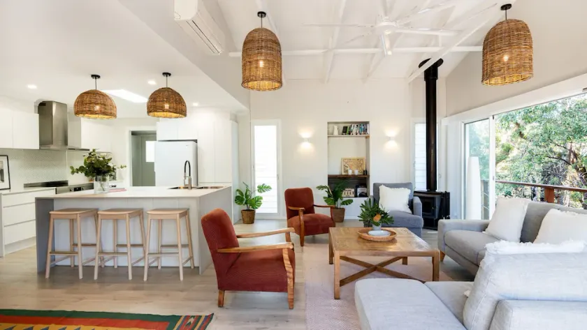 Hideaway on Bond - Image 1