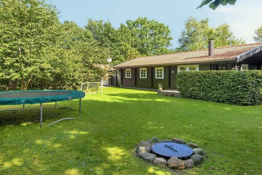 4 person holiday home in Glesborg-By Traum - Image 1
