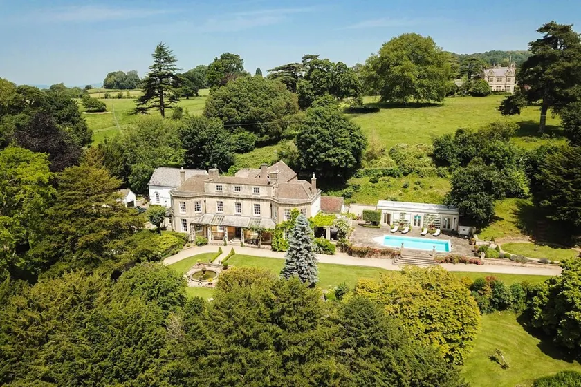 Purnell Manor - Nine Bedroom Villa, Sleeps 26 - Image 1