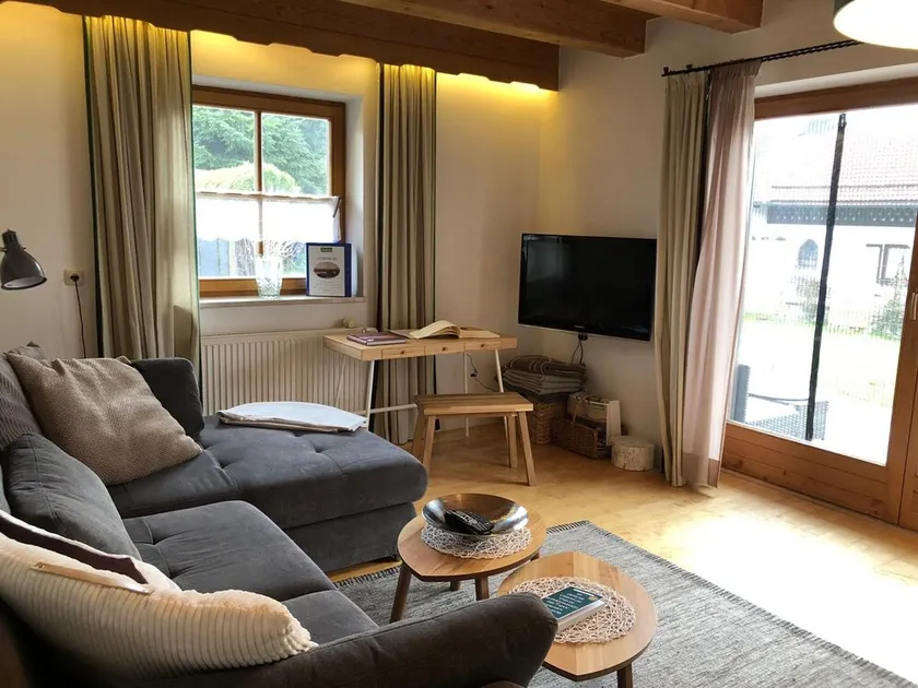 Vacation home, 3 bedrooms, with garden, lake view, up to 6 persons, 135 sqm - Image 1