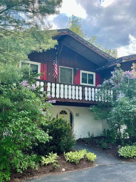 Mountain Chalet -Storyland & Outdoor fun awaits! Hiking, golf, shopping, dining! - Image 1