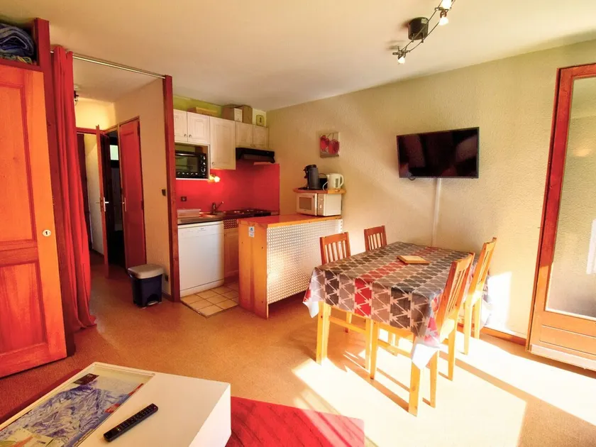 Appartement 2 pièces avec balcon près du centre de Morzine, parking disponible - Image 1