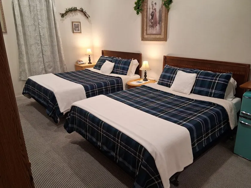 Double Queen Room - Image 1