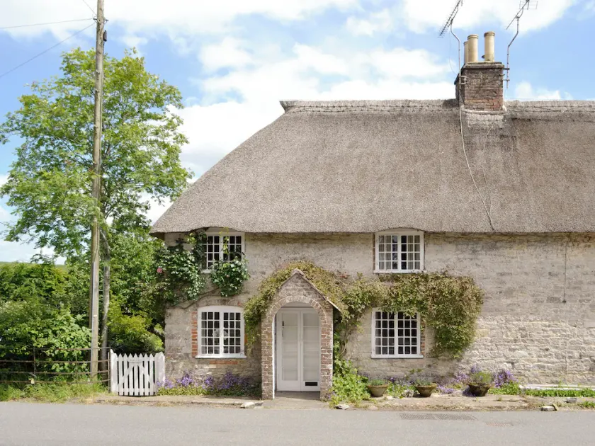 4 Bed in Lower Bockhampton oc-t34129 - Image 1