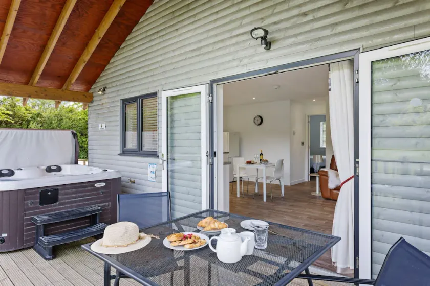 The Clover Lodge Red Lake Farm Nr Glastonbury - Image 1