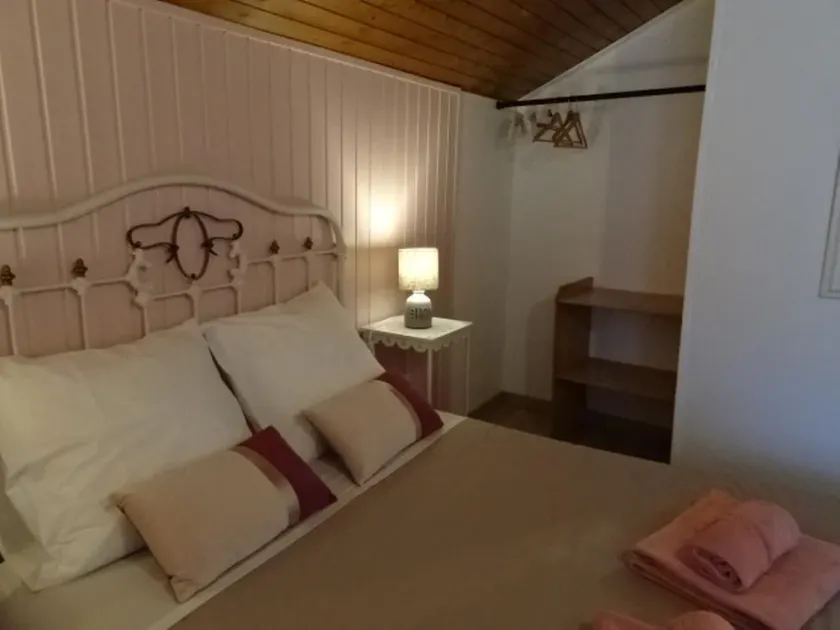 Charming B&B for a sunny getaway with seasonal pool - Image 1