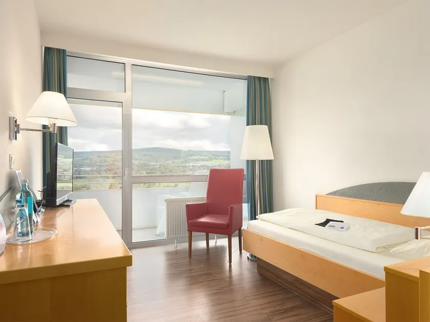 Single room with 18sqm incl. bathroom - Image 1