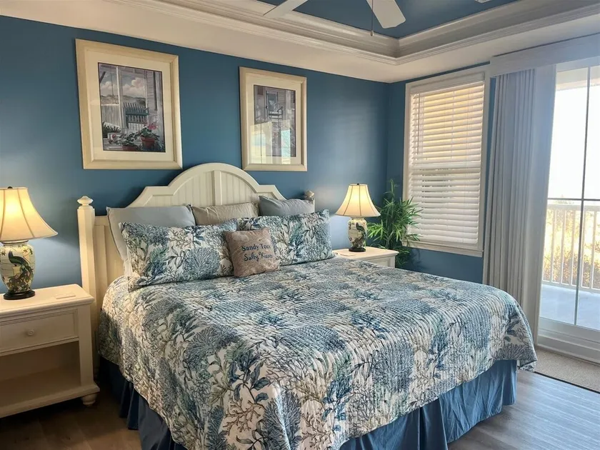 Gorgeous Sunset Island condo, 2 Pools, FREE Linens & Towels! - Image 1