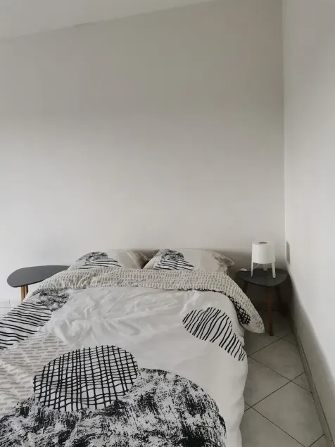 Charmerende 1 værelse, køkken, badeværelse på 35 m2 i meget rolig bolig. - Image 1