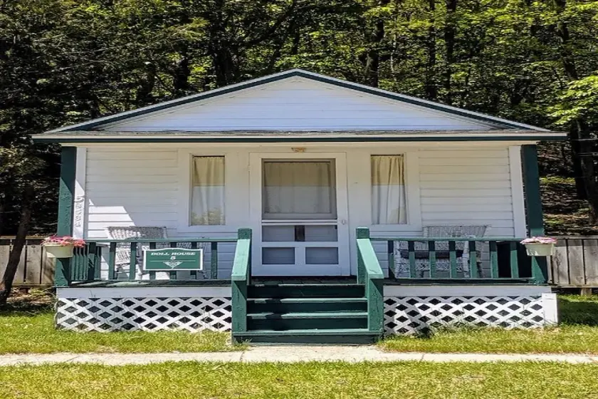 Adorable Dollhouse cottage  #5 - Image 1