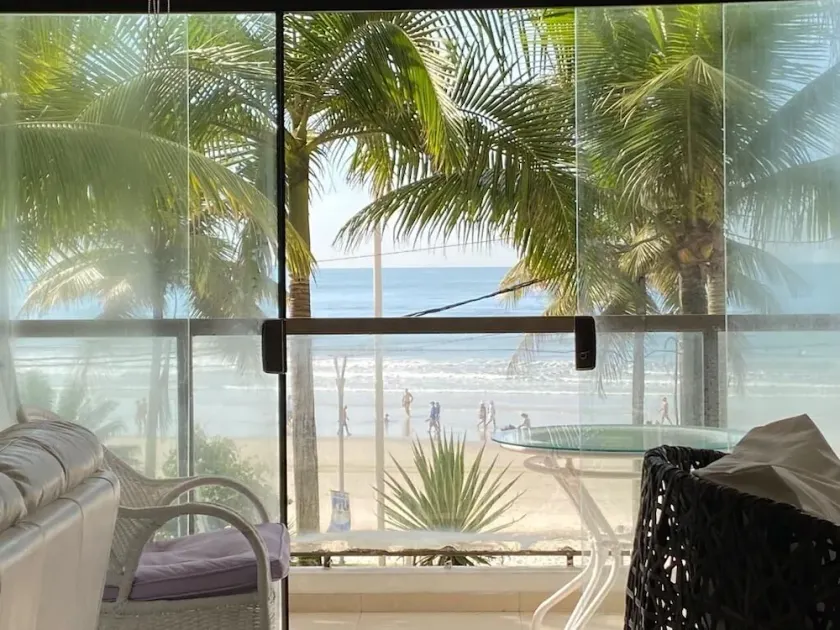 Apt in front of the beach of Asturias. Foot on the sand. Suitable for 8 guests. - Image 1