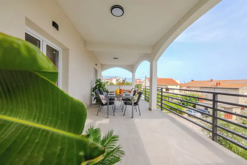 Luxury apartments Marino near beach - Image 1
